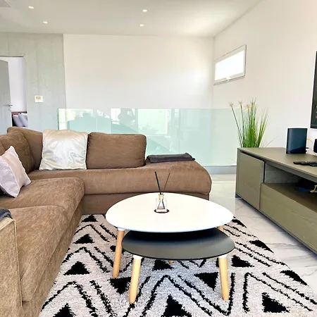 Ixoria Unit 2 With Rooftop Pool By Arcobnb Villa *