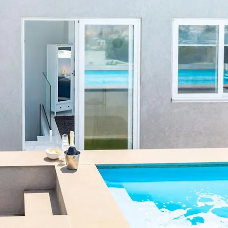 Ixoria Unit 2 W Rooftop Pool By Arco Collection *
